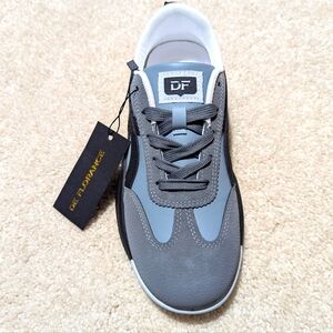 Super cute and fashionable DeFlorance sneakers